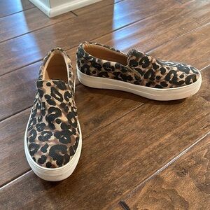 excellent condition steve madden leopard print shoe